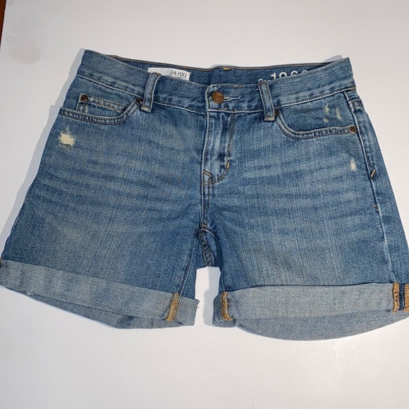GAP 1969 sexy boyfriend distressed jean shorts summer beach denim - Picture 1 of 4